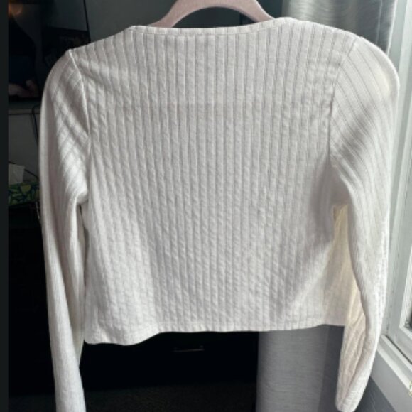 H&M white delicate dainty cropped cardigan sweater size S - Picture 2 of 4